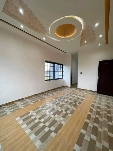 Villa R+2 à vendre à Ouedo