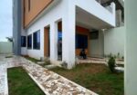 Villa R+2 à vendre à Ouedo