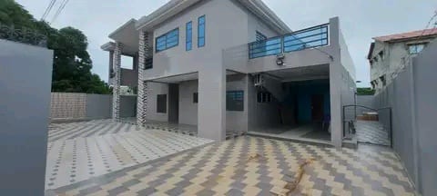 A vendre villa à Godomey R+1