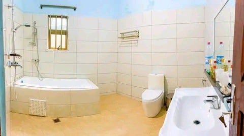 Villa à coté du privilège calavi