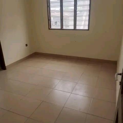 A louer appartement à Agla les pylones