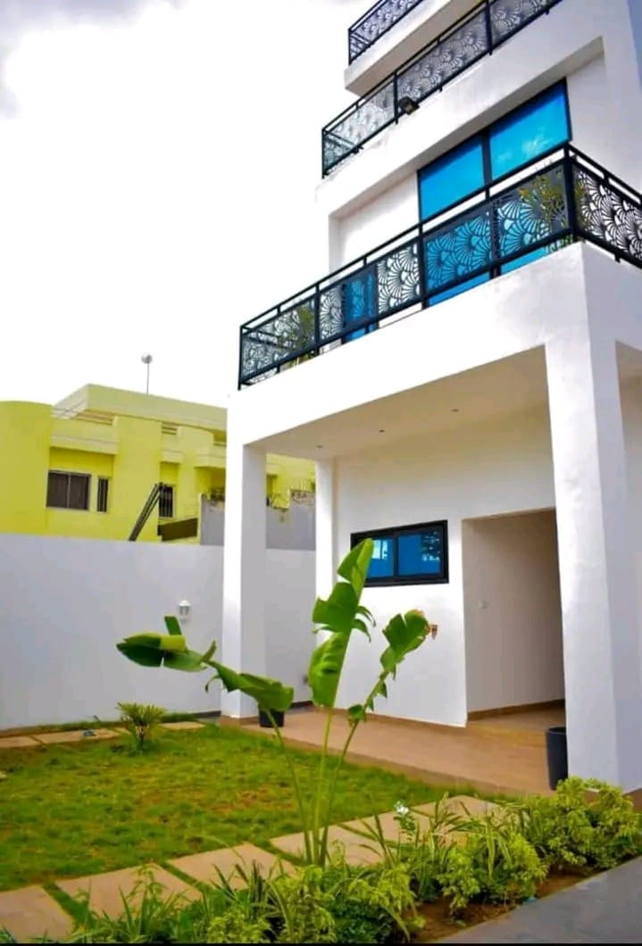 Triplex villa à vendre Akpakpa Jack